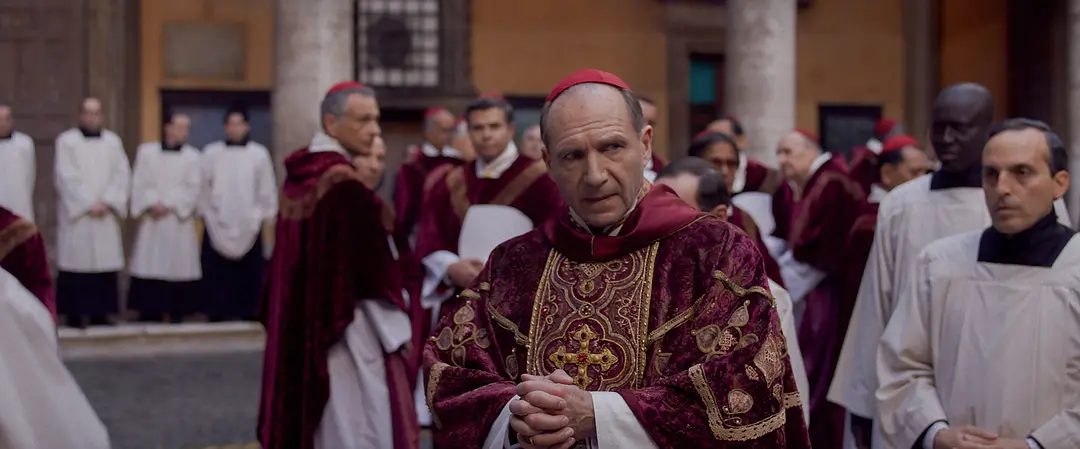 Cónclave: intriga y conspiración en la elección papal